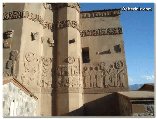 Karahanlı kervansaray sanatına bir örnek daha. Türk mimarisinde Karahanlılar'dan kalan ve ribat adı verilen en eski kervansaraylar.