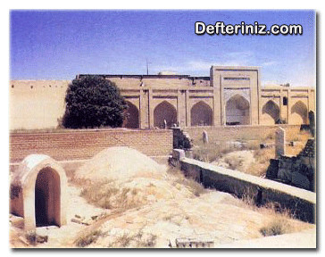 Gazneliler saray sanatından bir örnek. Gazne’de Sultan Mesud Sarayı.
