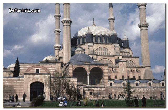 Osmanlı cami sanatına bir örnek daha. Edirne Selimiye Camii.