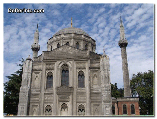 Osmanlı cami sanatına bir örnek daha. İstanbul Aksaray’da Valide Camii.